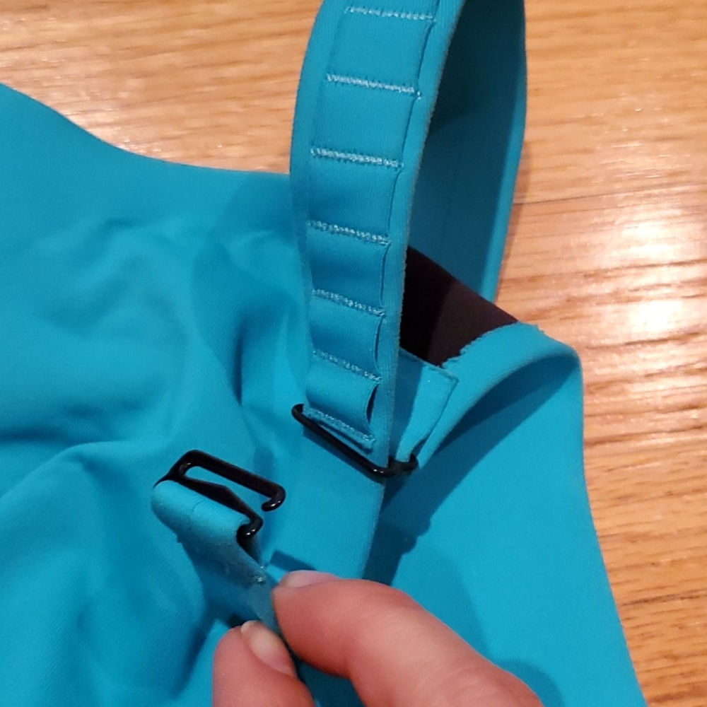 Lululemon Sports Bra - Picture 5 of 6